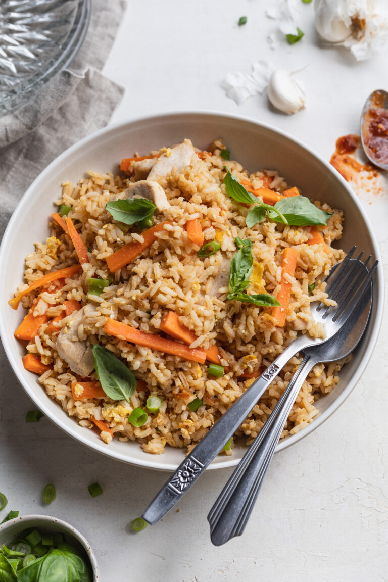 thai fried rice in a bowl.