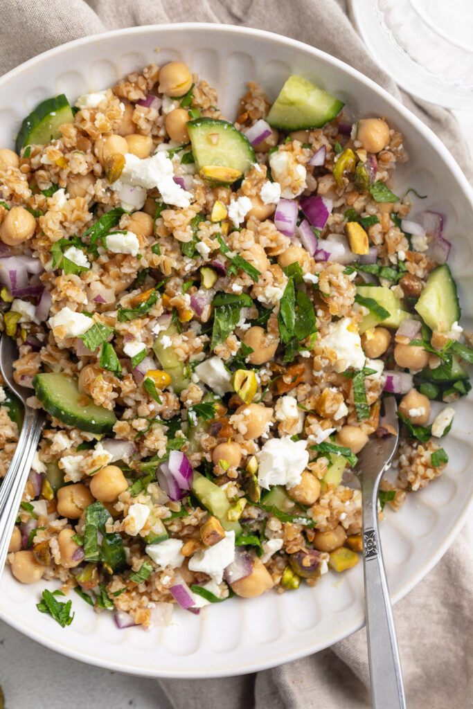 close-up overhead image of Jennifer Aniston salad.