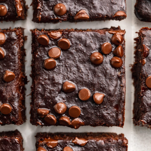 overhead image of 3 ingredient brownies with mini chocolate chips on top.